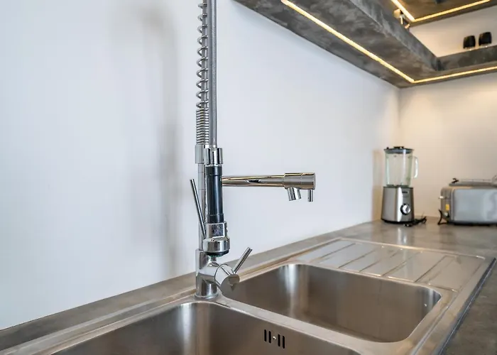 Loft Alex - Modern 1-bdr Luxury Loft In Great Location !