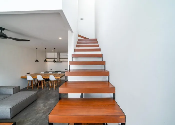 Appartamento Loft Alex - Modern 1-bdr Luxury Loft In Great Location !