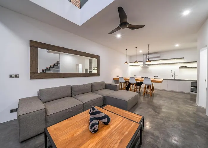 Appartamento Loft Alex - Modern 1-bdr Luxury Loft In Great Location !