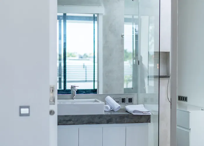 Loft Alex - Modern 1-bdr Luxury Loft In Great Location ! Canggu